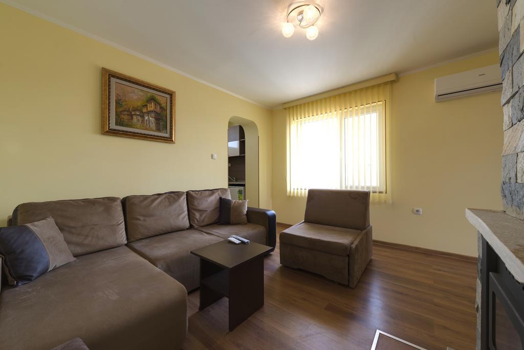 Marinovata Kashta Guest House Veliki Preslav Exterior photo